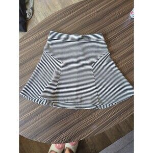 Express Size 4 Black and White Funky 70s hippy striped mini Skirt